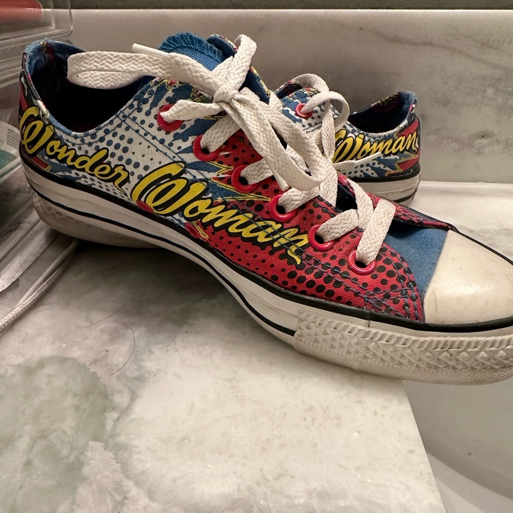 Converse WONDER WOMAN